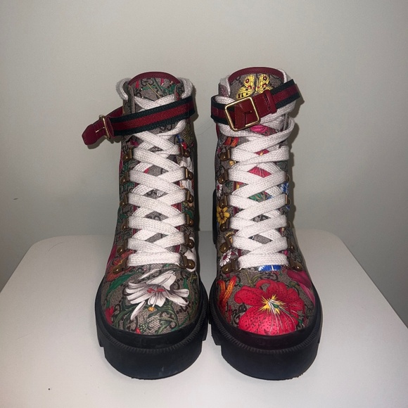 Women Gucci Boots - Picture 2 of 5